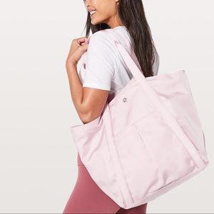 Lululemon Live Free Tote